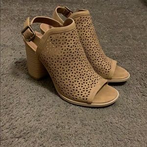 Universal Thread booties